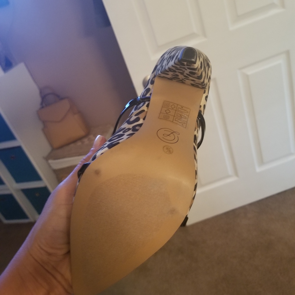 Heels - Picture 1 of 4